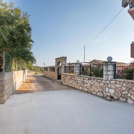 Razáta Sofia'S Apartments מראה חיצוני תמונה