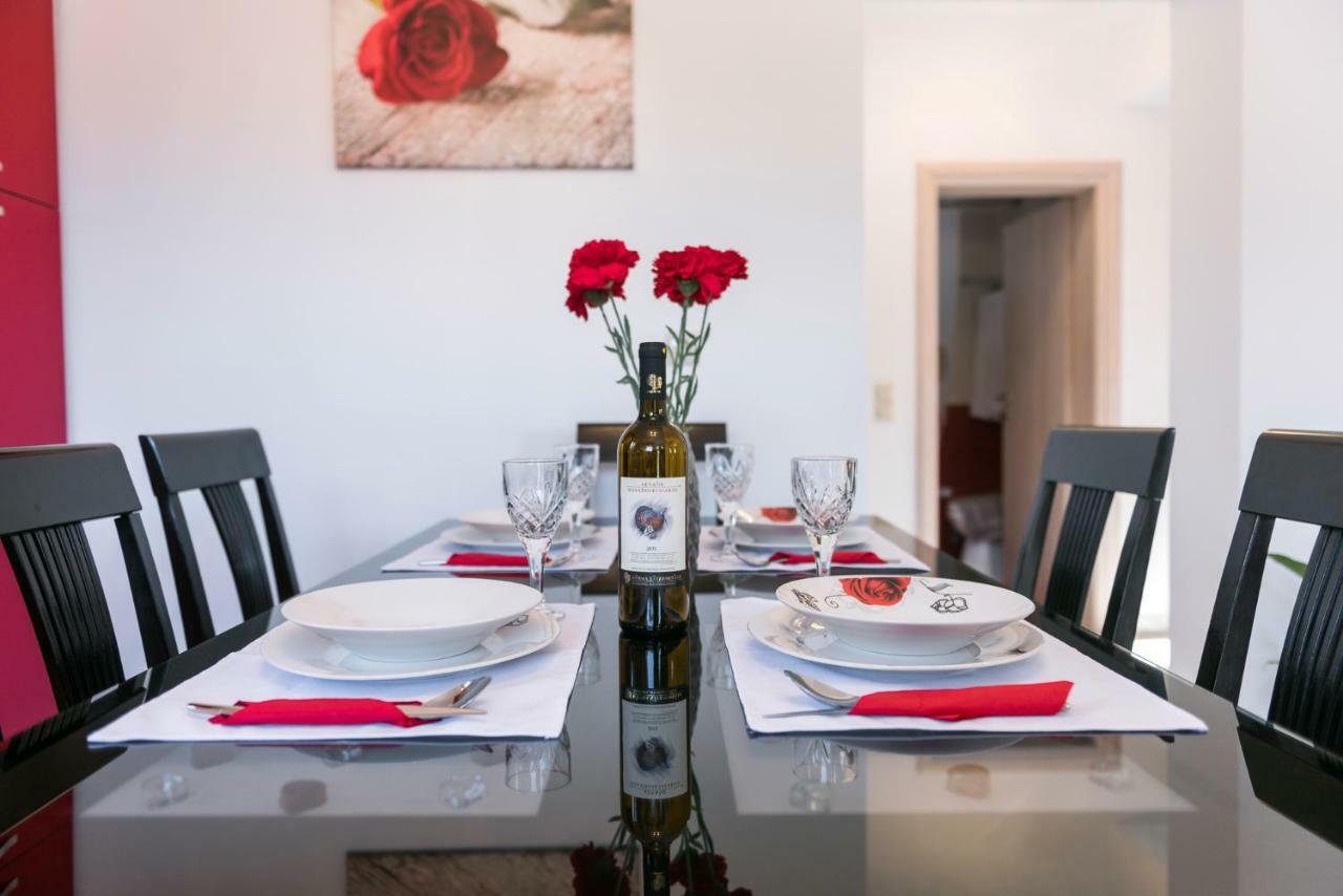 Razáta Sofia'S Apartments מראה חיצוני תמונה