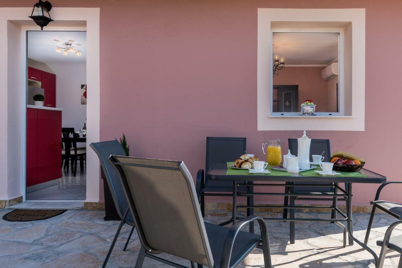 Razáta Sofia'S Apartments מראה חיצוני תמונה