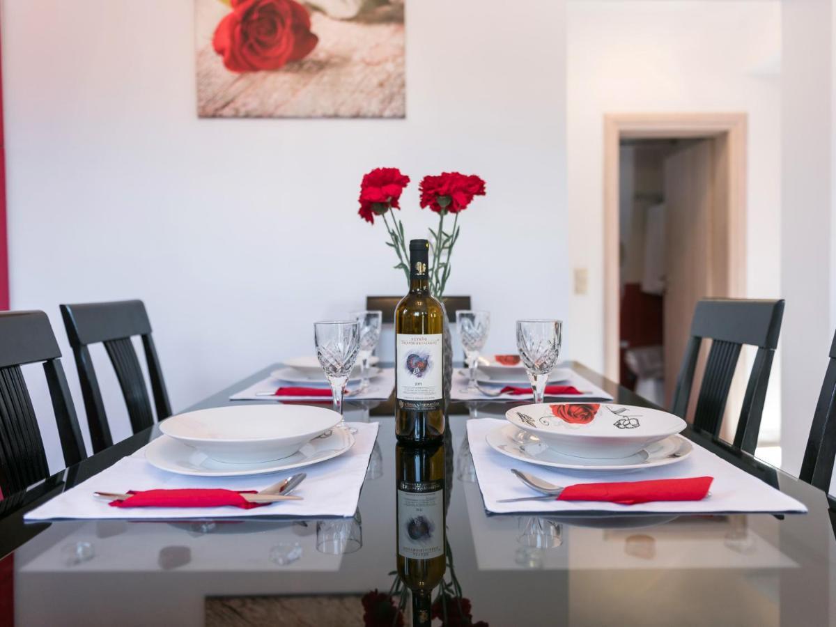 Razáta Sofia'S Apartments מראה חיצוני תמונה